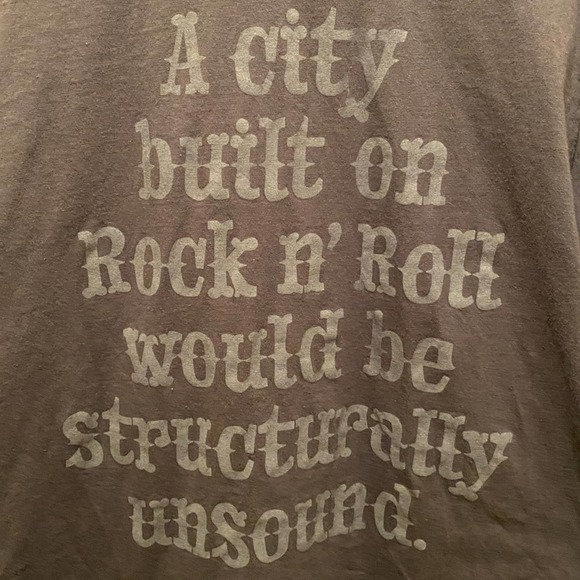 Threadless - “A city built on rock and roll would be structurally unsound” XL - Picture 3 of 5